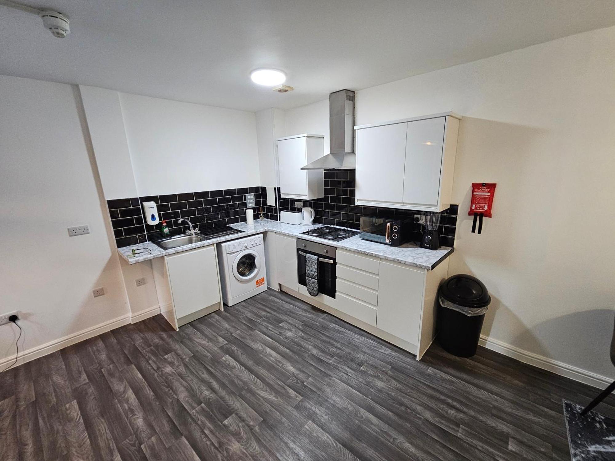 2br Near Canning Town Stn Balcony Location