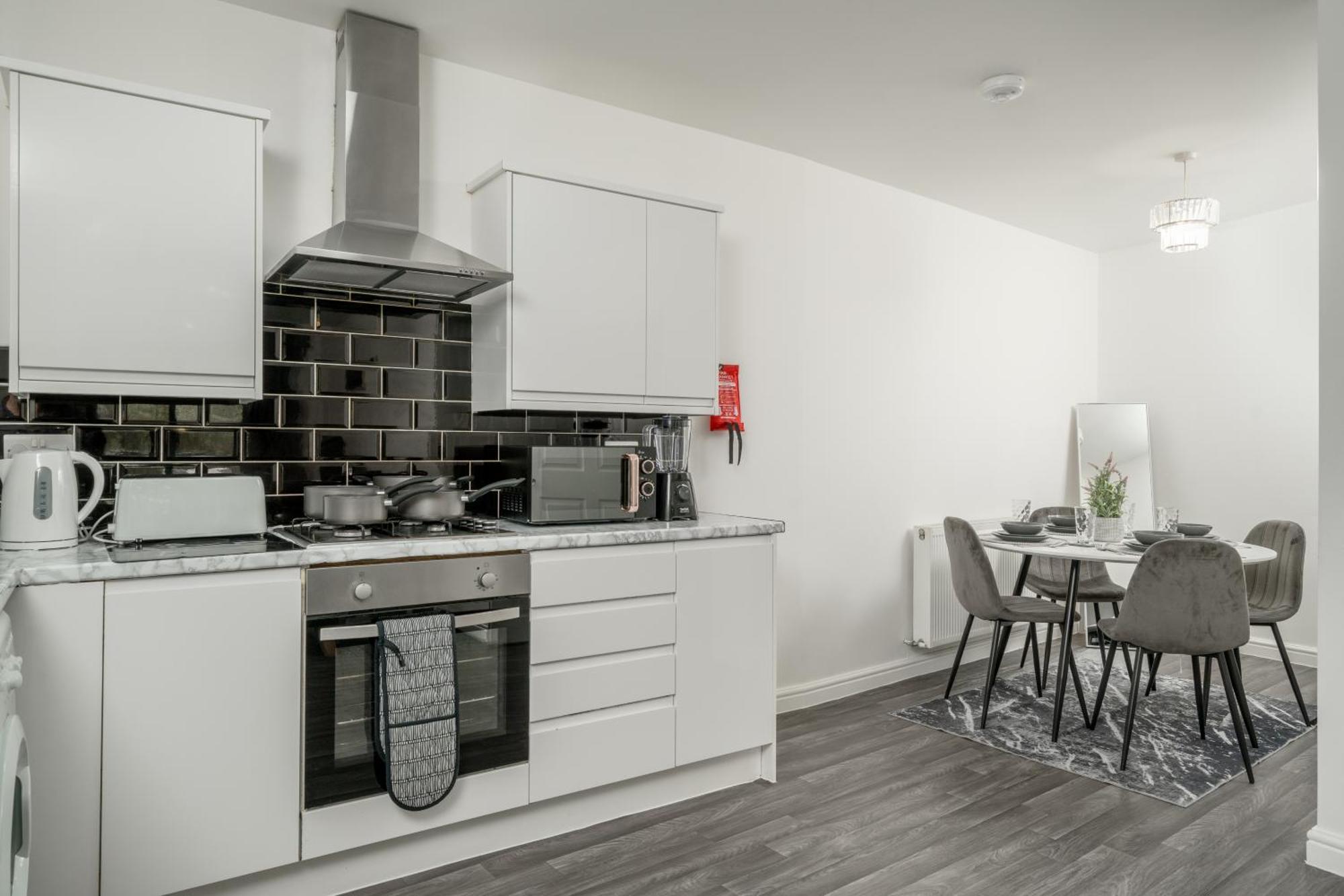3bed Near Canning Town Stn Balcony Location *